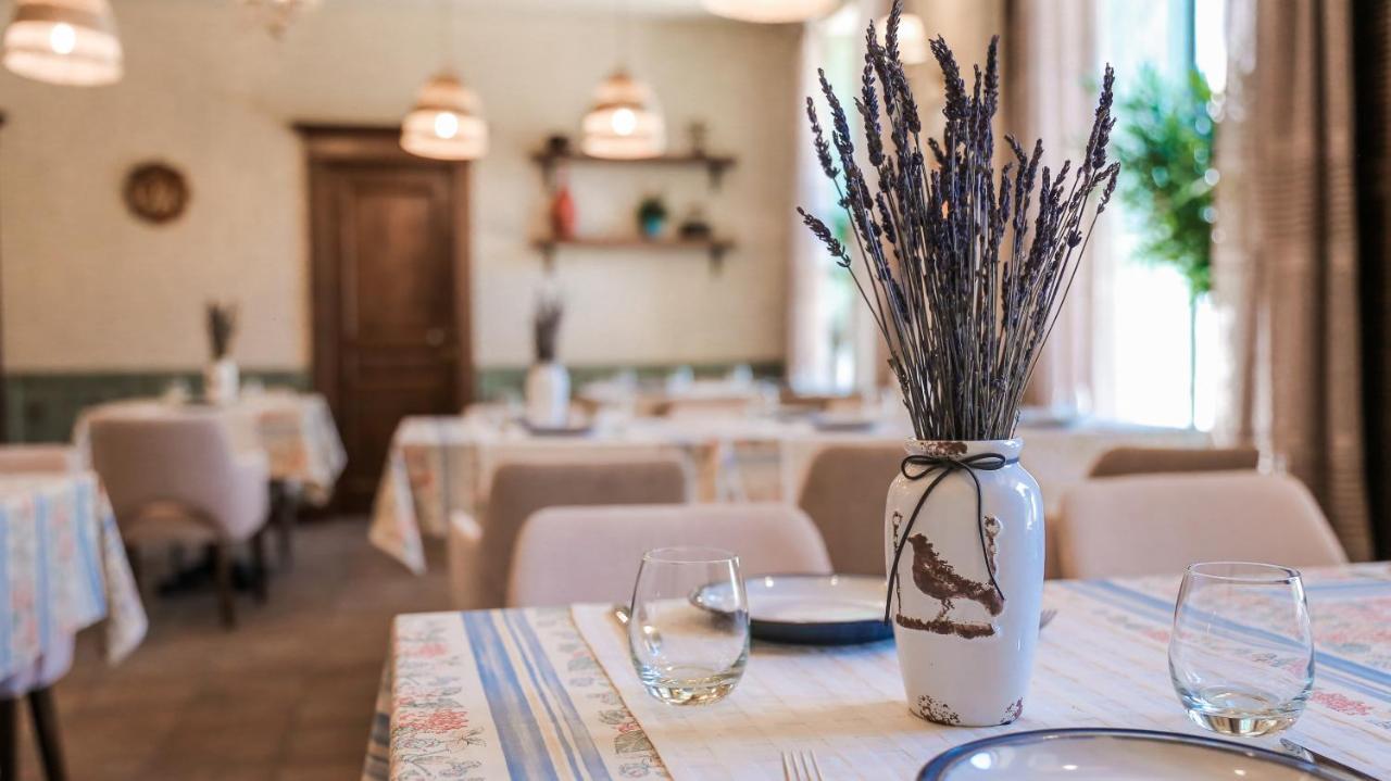 7 Boutique Hotel Ustʼ-Kamenogorsk Eksteriør billede